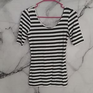 Striped scoop neck t shirt NWT